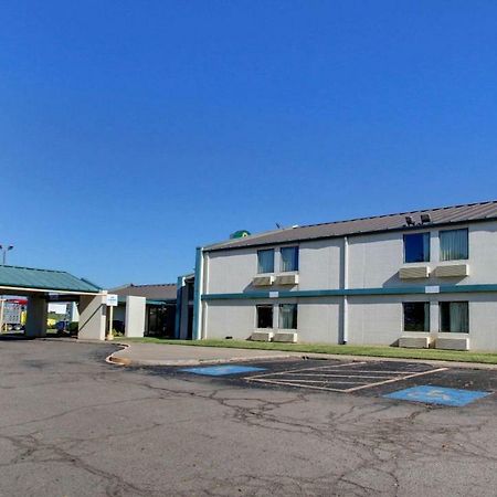 Baymont Inn & Suites Shawnee Eksteriør billede