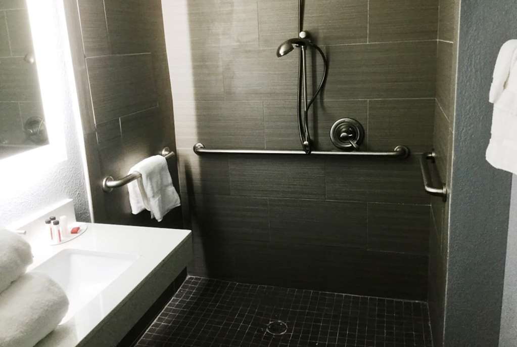 Baymont Inn & Suites Shawnee Værelse billede