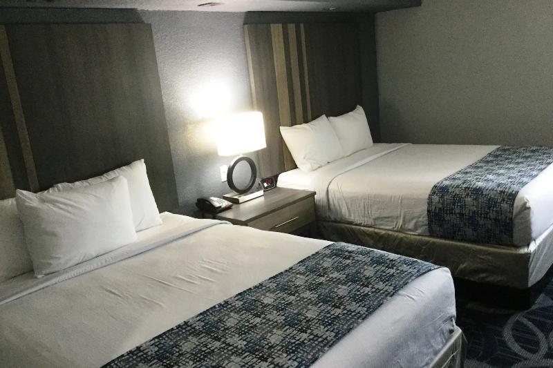 Baymont Inn & Suites Shawnee Eksteriør billede